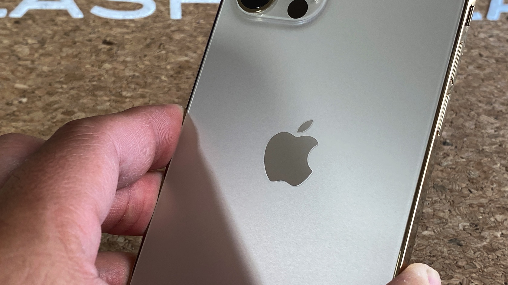 The Gold Iphone 12 Pro Is Just So Darn Pretty Hands On Slashgear