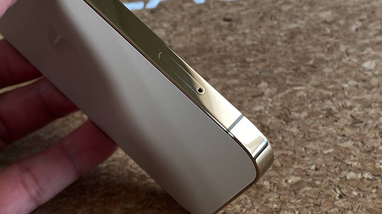 The Gold Iphone 12 Pro Is Just So Darn Pretty Hands On Slashgear