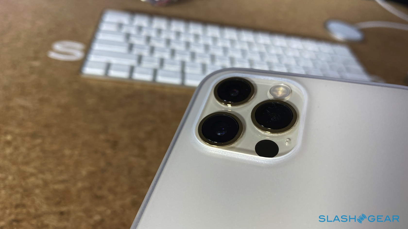 The Gold Iphone 12 Pro Is Just So Darn Pretty Hands On Slashgear The Gold Iphone 12 Pro Is Just So Darn Pretty Hands On Slashgear
