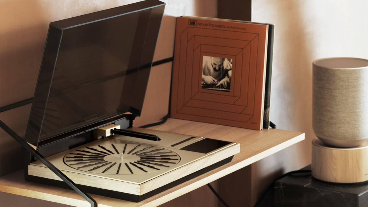 Bang & Olufsen Beogram 4000c brings iconic turntable back to life