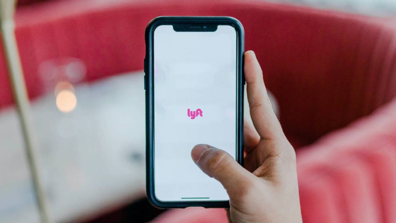 Lyft just made it much easier to split your ride fee with friends