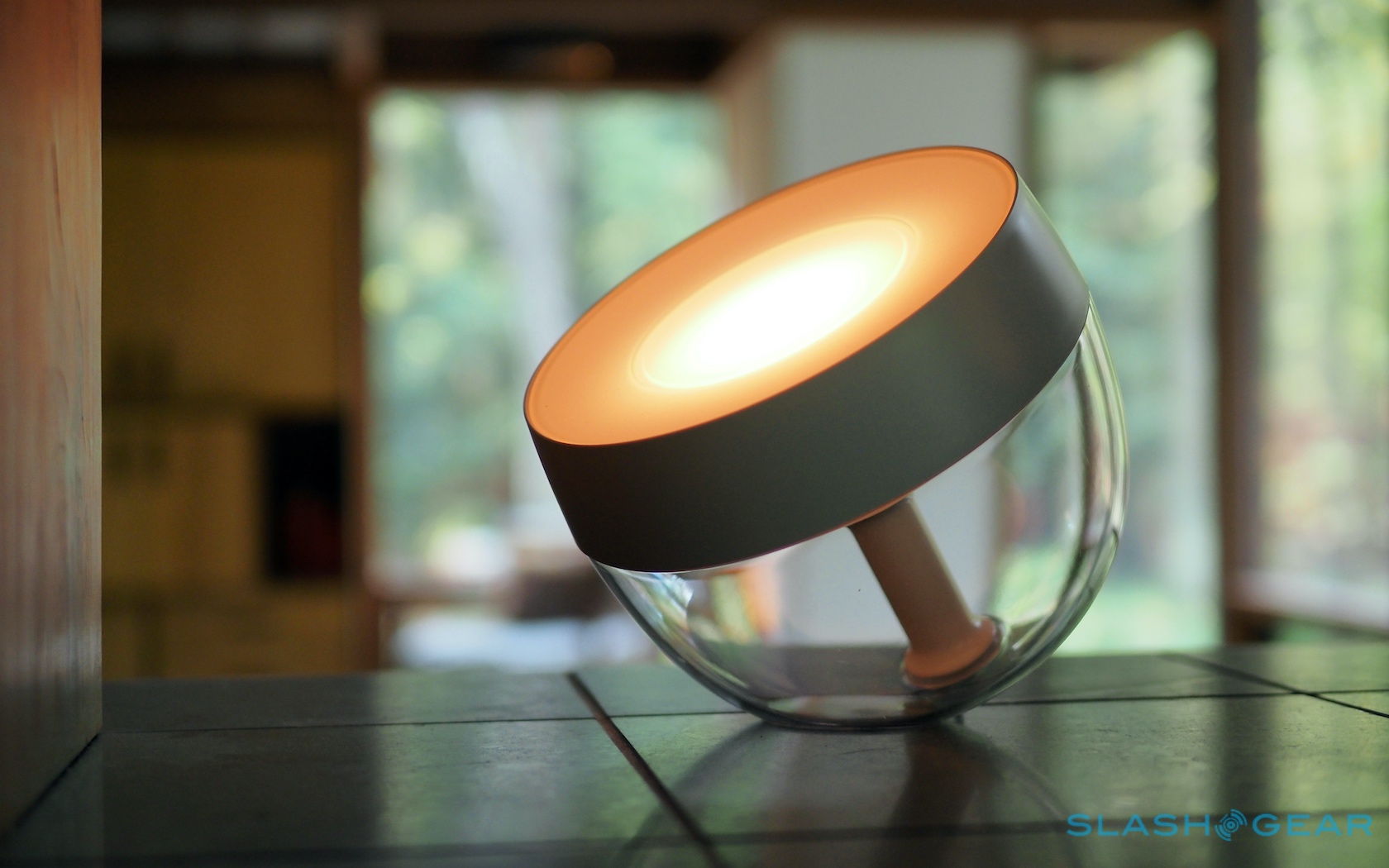 Philips Hue Iris Table Lamp Review, Iris Touch Table Lamp