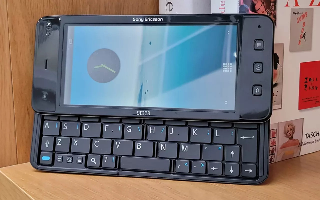 Sony Ericsson Vaio Phone Is The Keyboard Slider You Wish Happened Slashgear