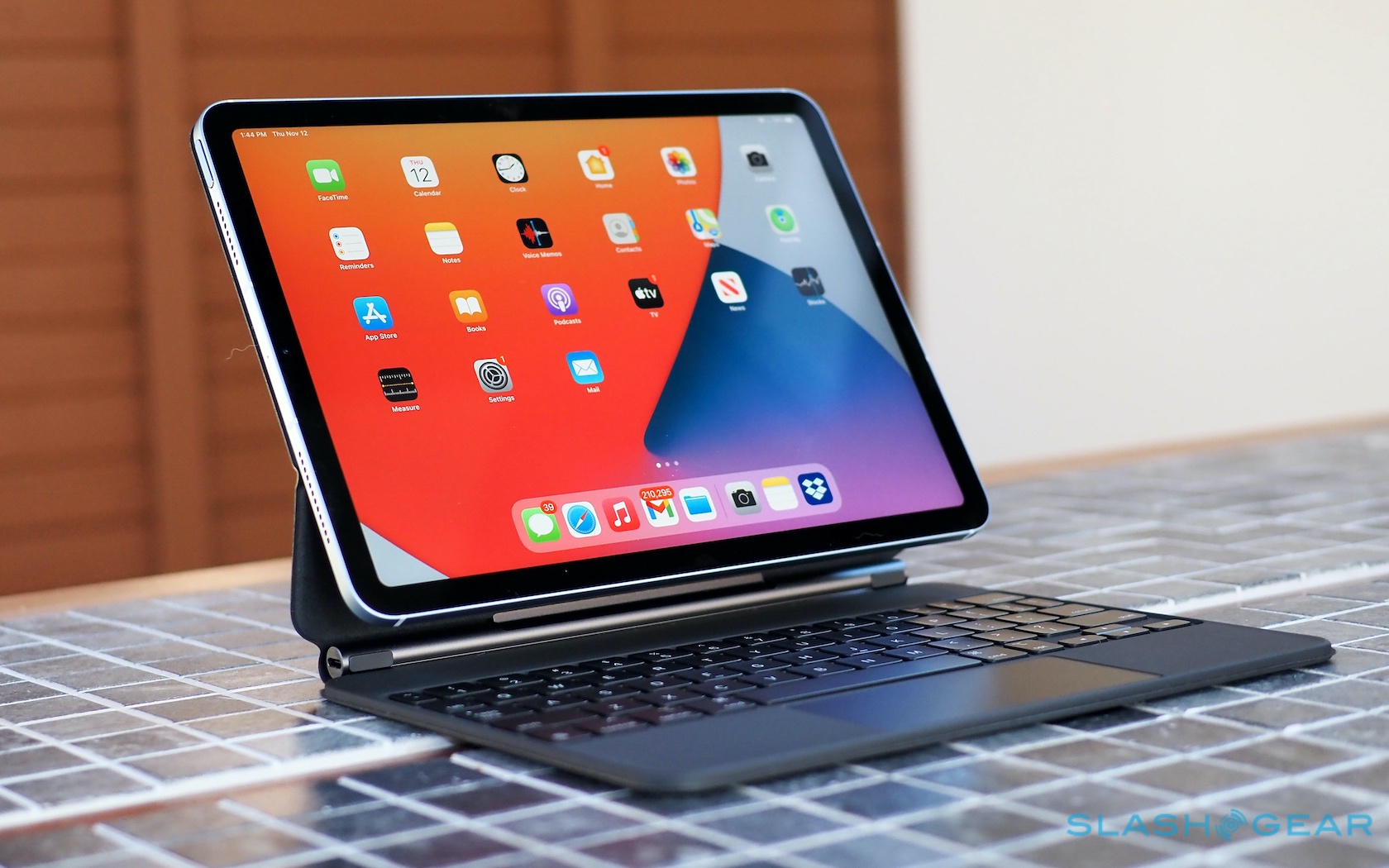 Apple iPad Air (2020) Review Marvel in the Middle SlashGear