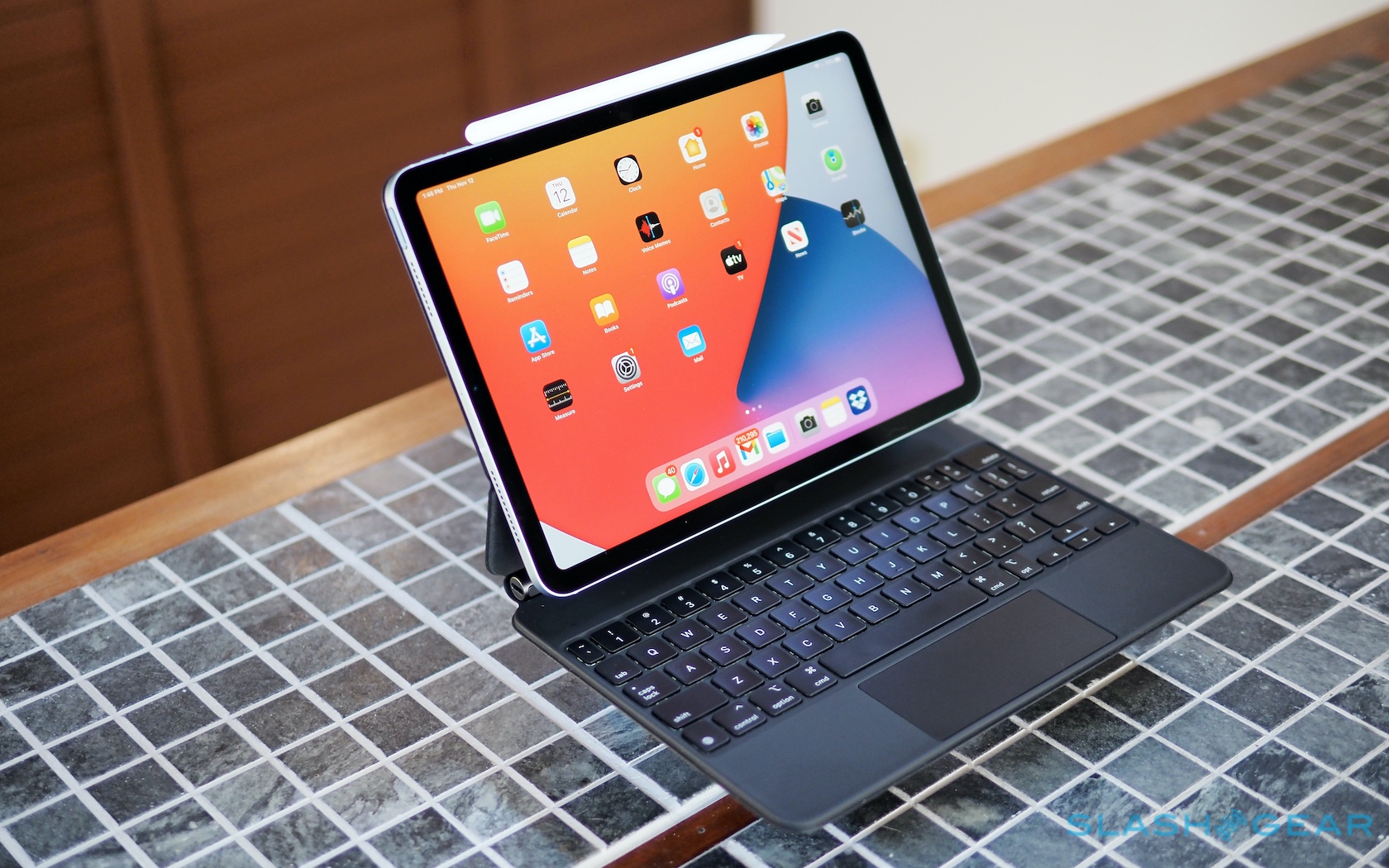 Apple iPad Air (2020) Review – Marvel in the Middle - SlashGear