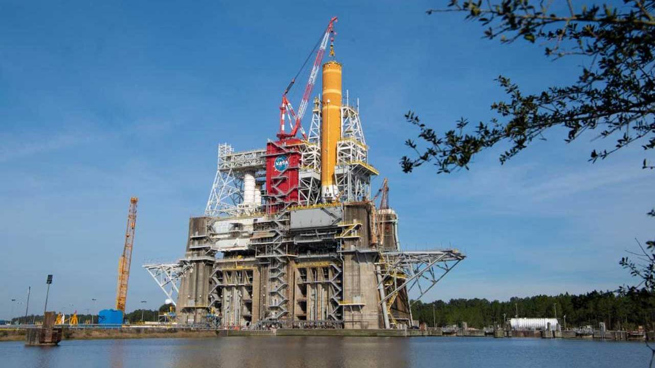 SLS core stage rocket to go through critical tests this month