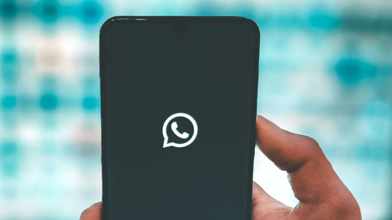 WhatsApp gets a new Shopping button for browsing product catalogs