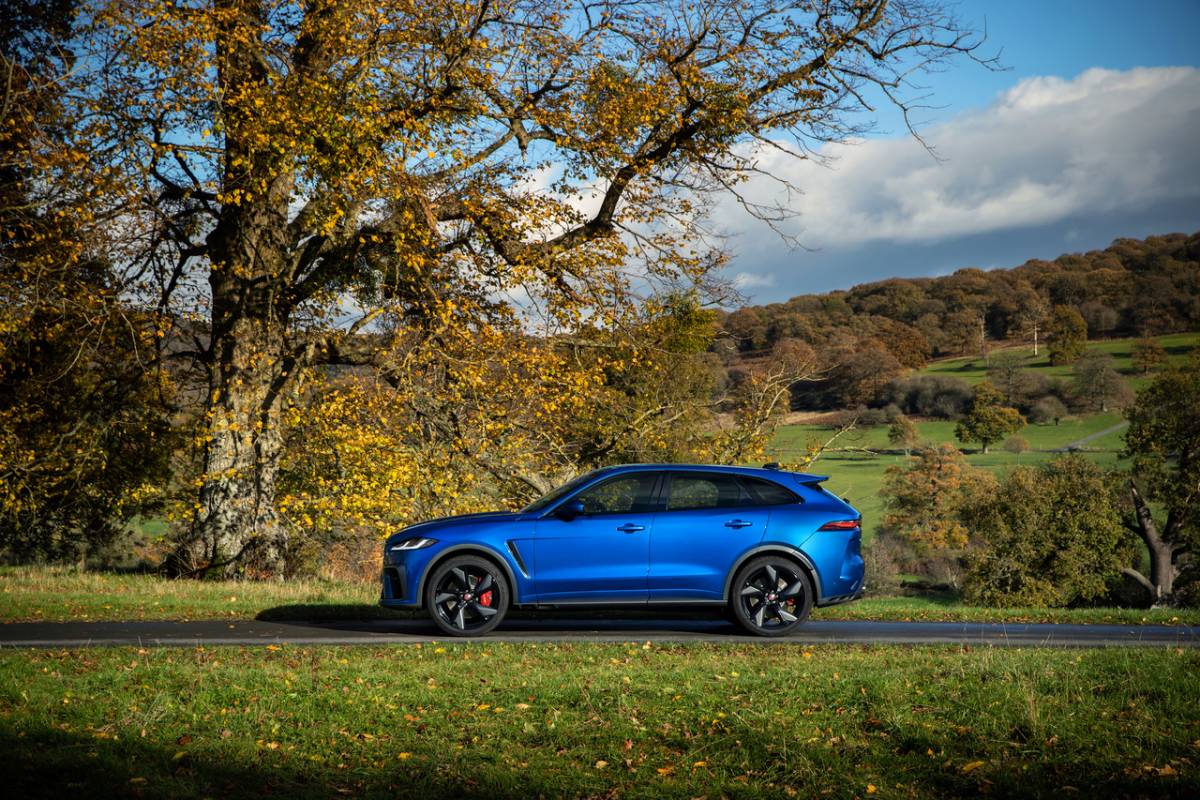 21 Jaguar F Pace Svr Debuts With More Torque Added Speed And Better Refinement Slashgear
