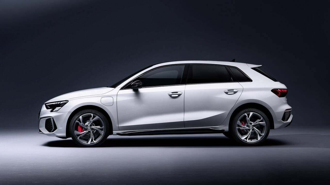 2022 Audi A3 Sportback 45 TFSI e debuts in Europe