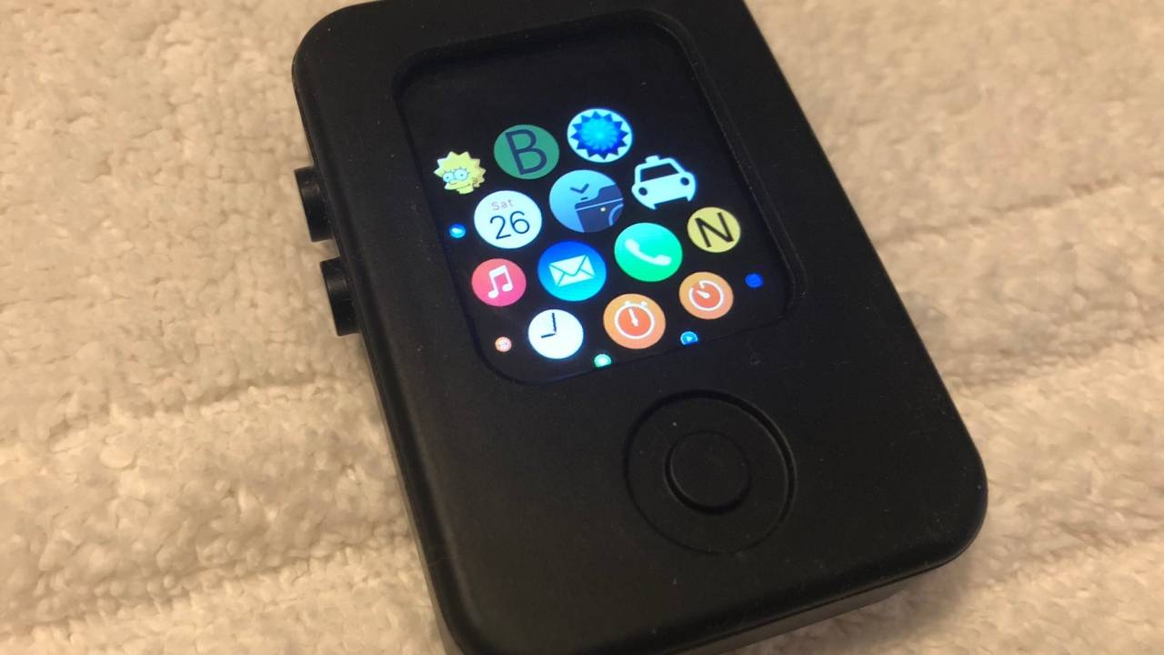 Apple Watch prototype with working pre-watchOS 1.0 surfaces