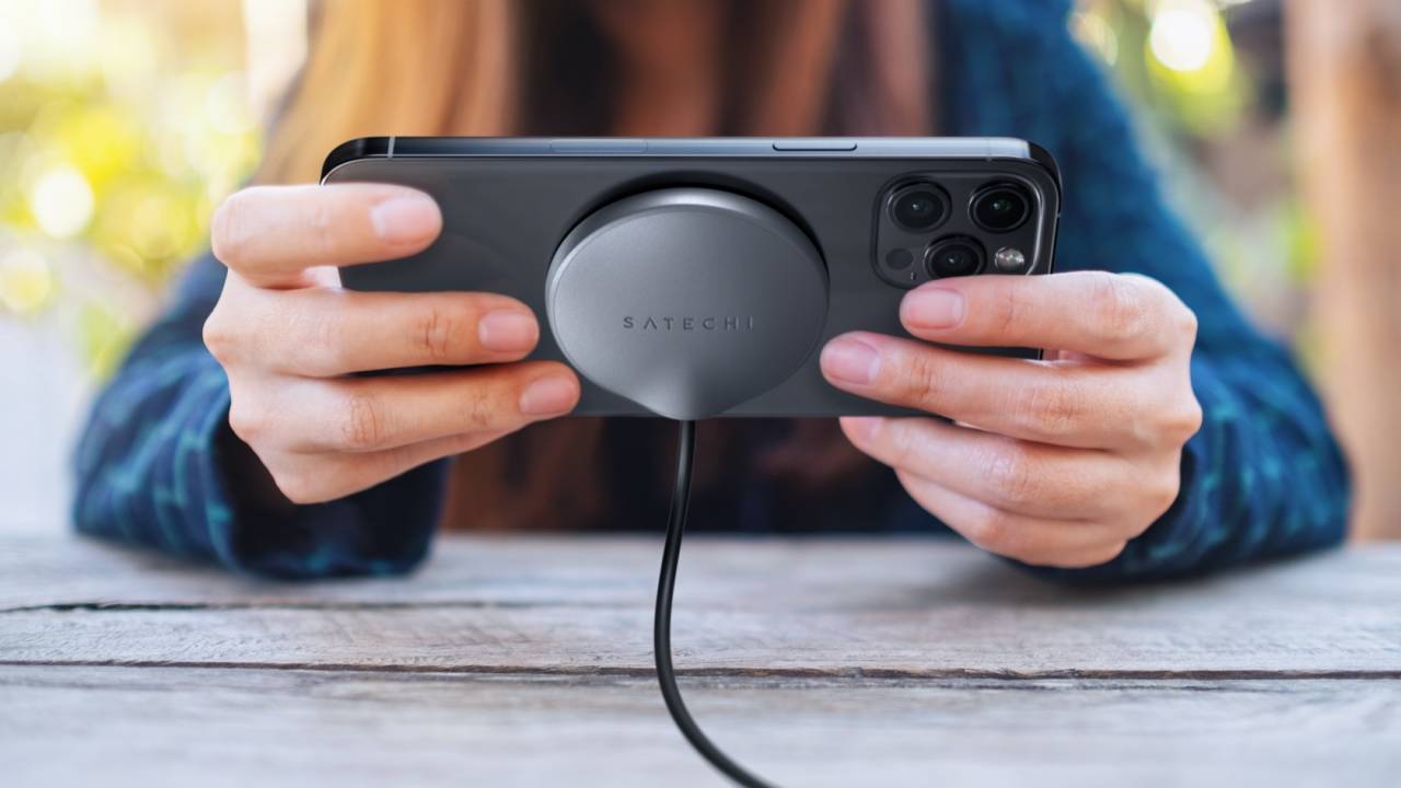 Satechi’s magnetic iPhone 12 charger beats Apple MagSafe in 2 ways