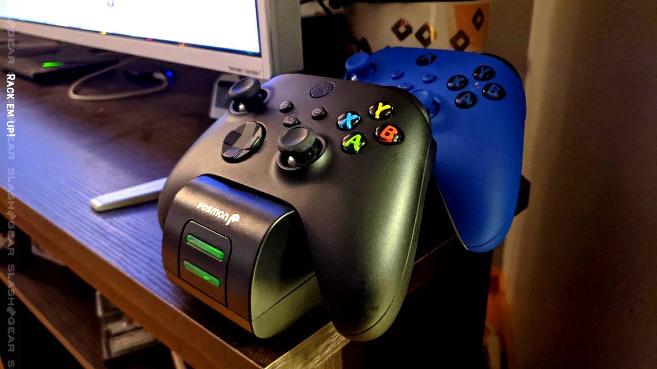 A pair of last-minute Xbox Series X gamer gifts