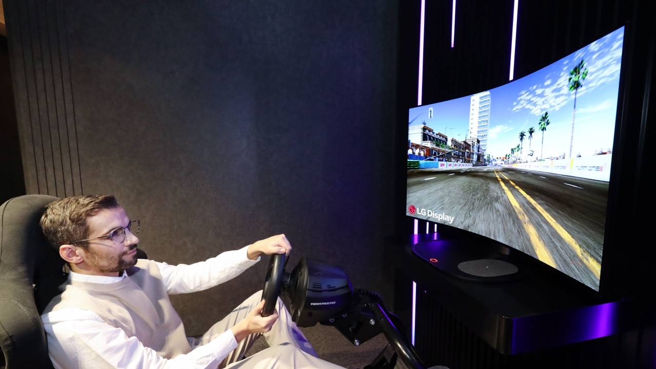 LG Bendable Cinematic Sound OLED display bends and vibrates