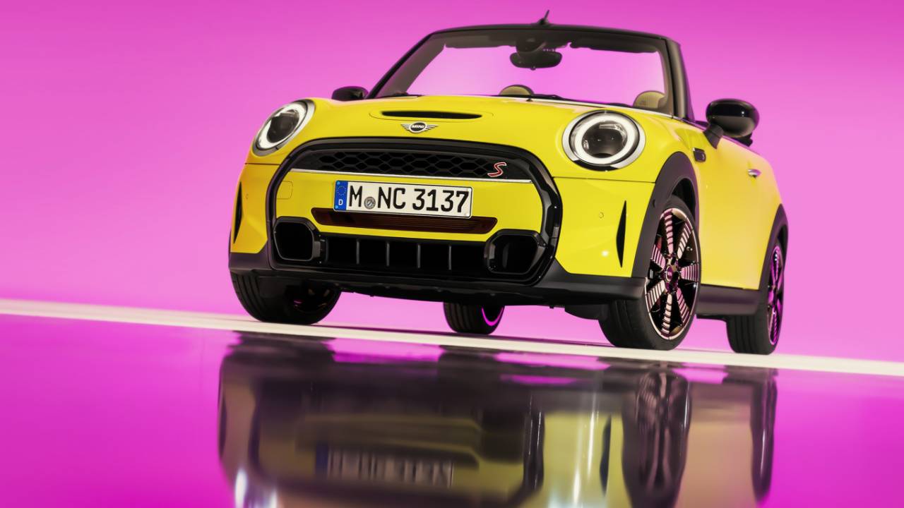 2022 MINI Hardtop and Convertible updates style and tech with a price surprise