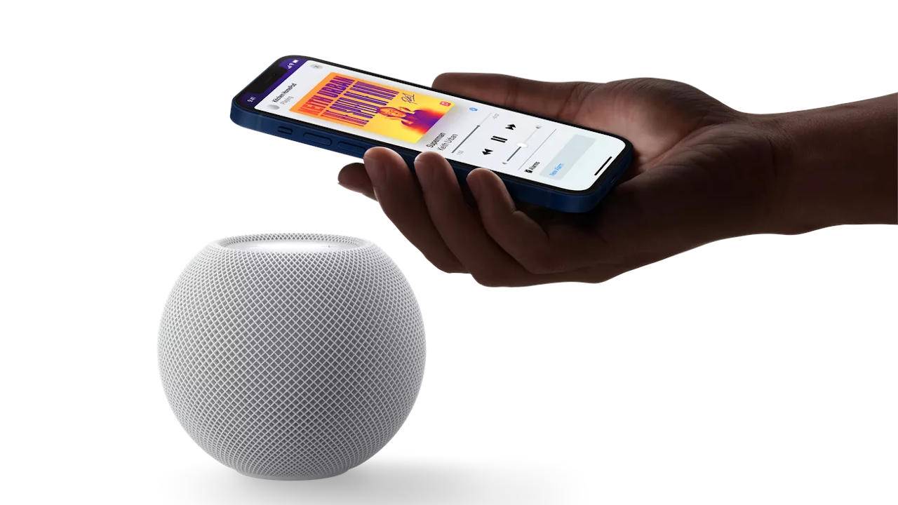 HomePod mini update brings promised ultra-wideband features