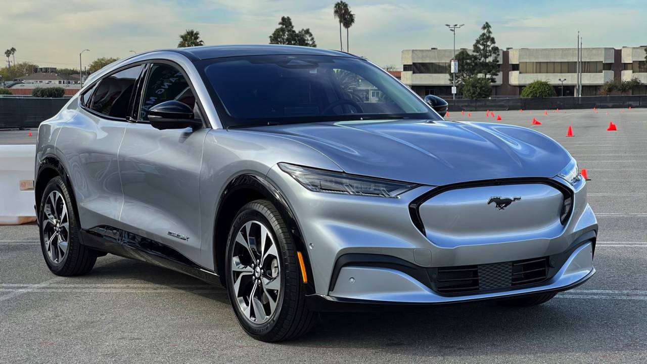 Ford boosts EV and autonomous investment to 29bn after tough Q4