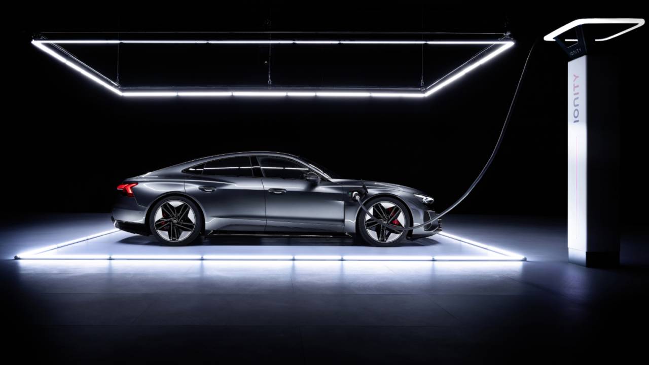 2022 Audi e-tron GT – 5 things to know about Taycan’s electric cousin