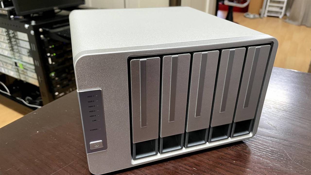 TerraMaster F5422 NAS Review SlashGear