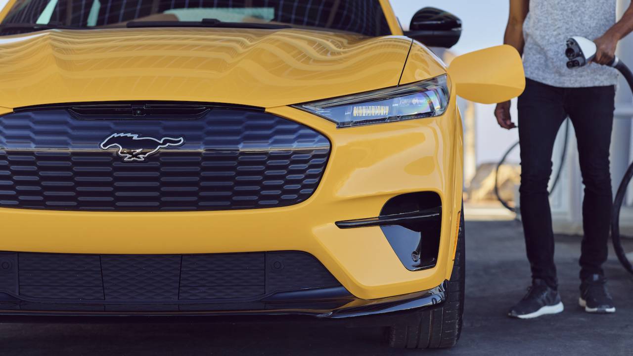 Ford reveals ambitious EV transition plan for Europe