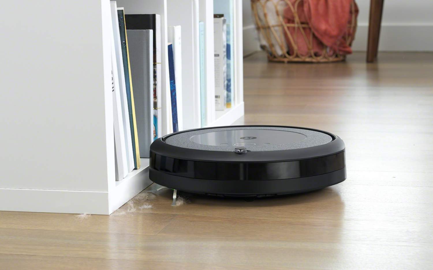 Roomba Robotic Vacuum Cleaner Software Fix Promised In The Coming Weeks Slashgear Roomba Robotic Vacuum Cleaner Software Fix Promised In The Coming Weeks Slashgear