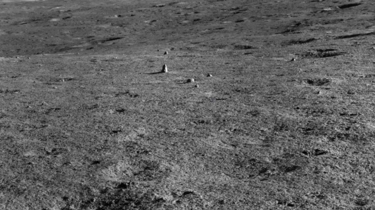Chinese lunar rover discovers a strange rock on the moon