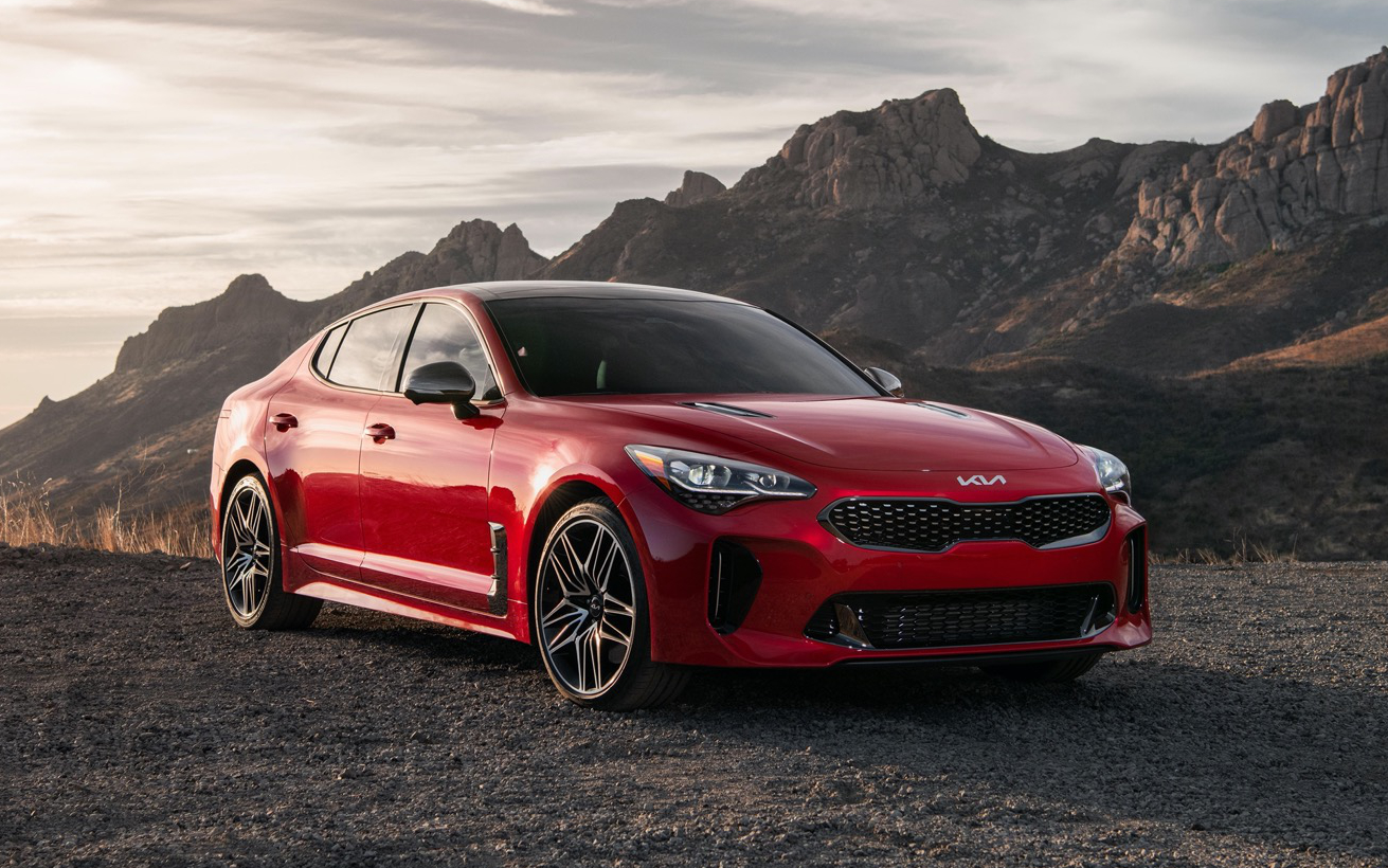22 Kia Stinger Adds Power And Fresh Style To Bmw Baiting Sports Sedan Slashgear 22 Kia Stinger Adds Power And Fresh Style To Bmw Baiting Sports Sedan Slashgear