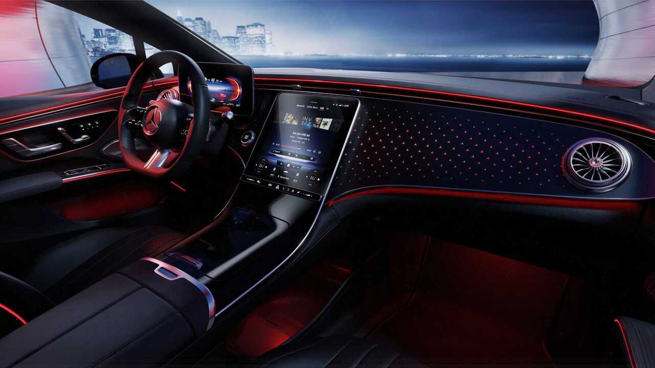 Mercedes Benz Unveils 22 Eqs Interior Without Mbux Hyperscreen Slashgear