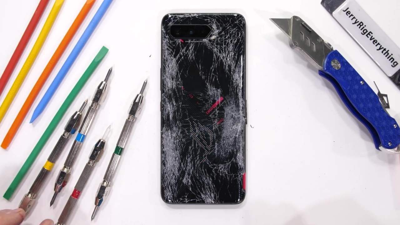 ASUS ROG Phone 5 is the first durability test casualty of 2021