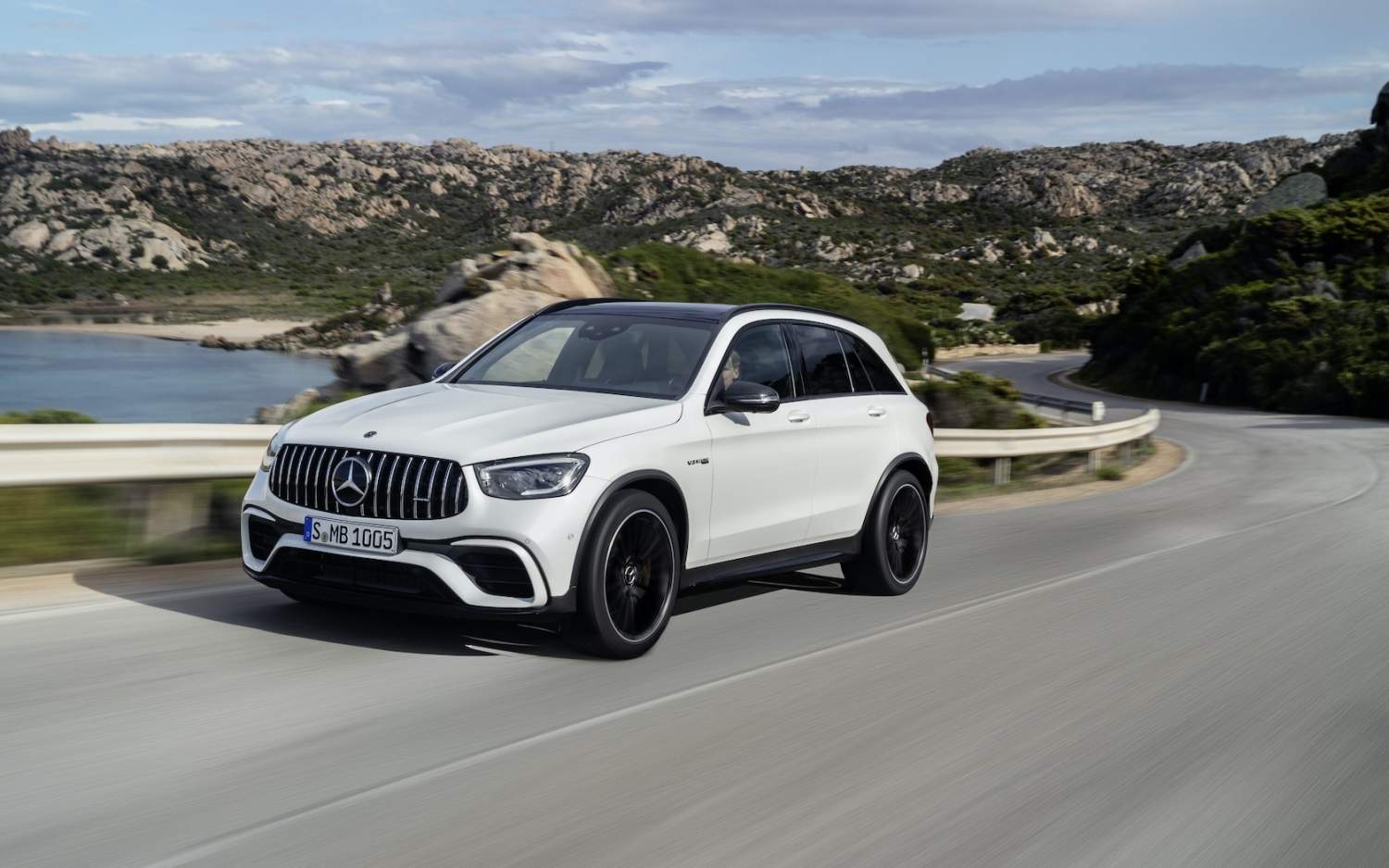 The 22 Mercedes Amg Glc 63 S Suv Is Finally Getting A Us Release Slashgear