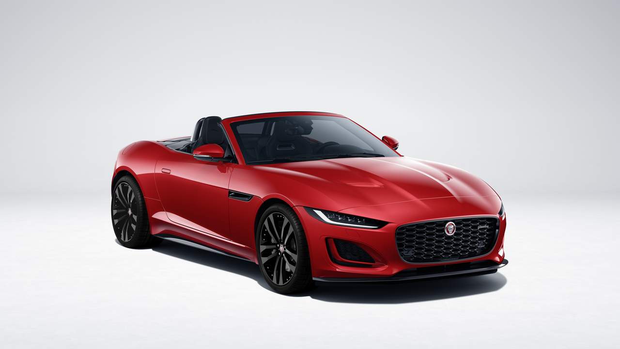 Jaguar F-Type R-Dynamic Black debuts in Europe with fancy visual upgrades