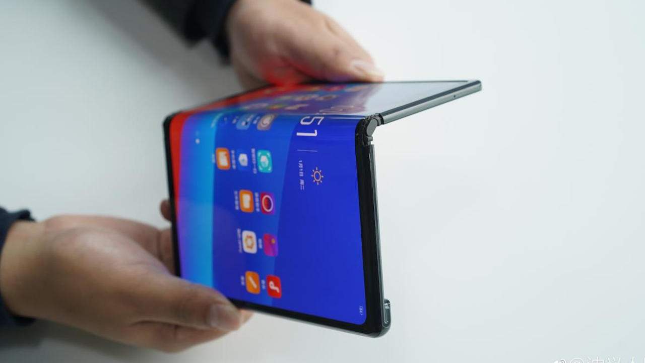 OPPO and Vivo foldable phones might finally debut this year