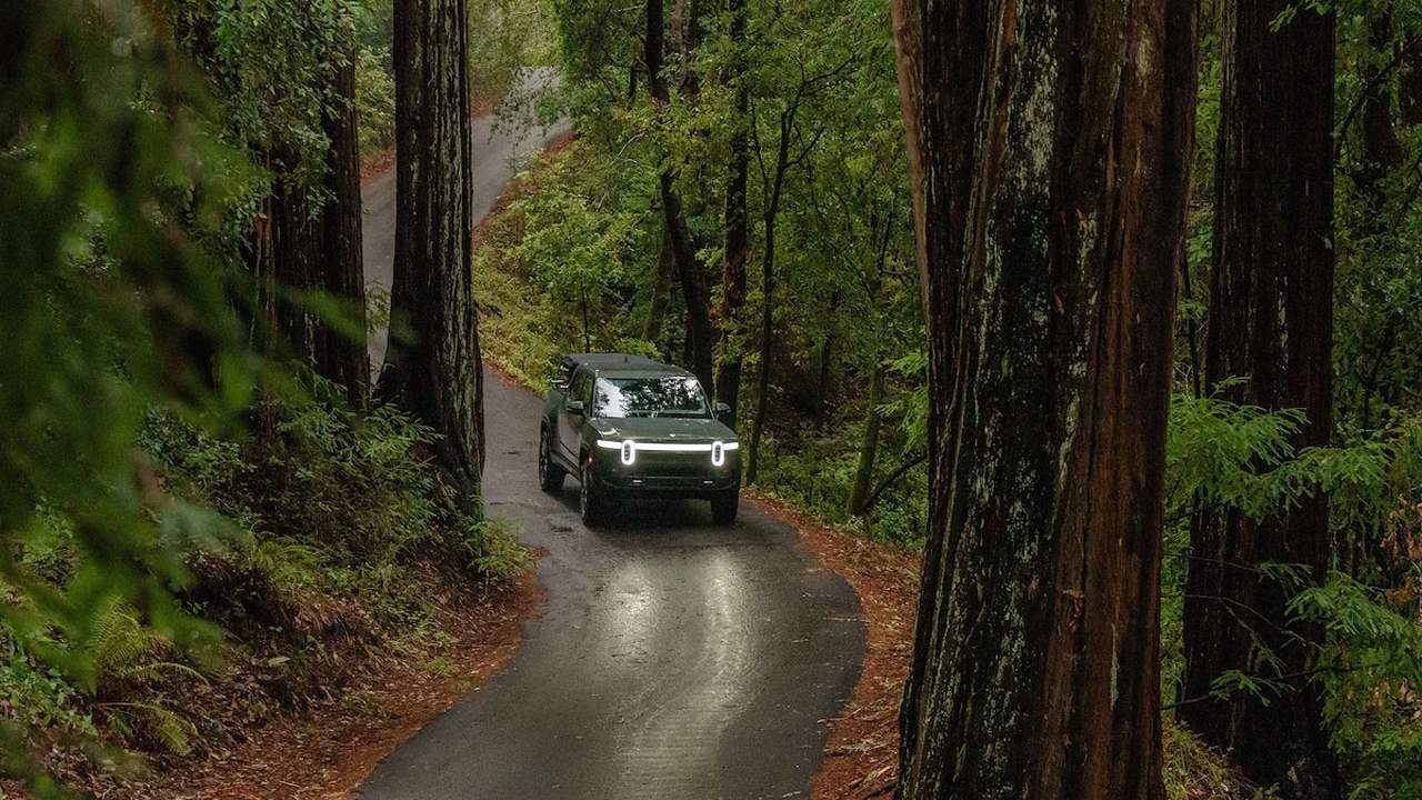 Rivian will offer buyers of its EVs custom insurance coverage