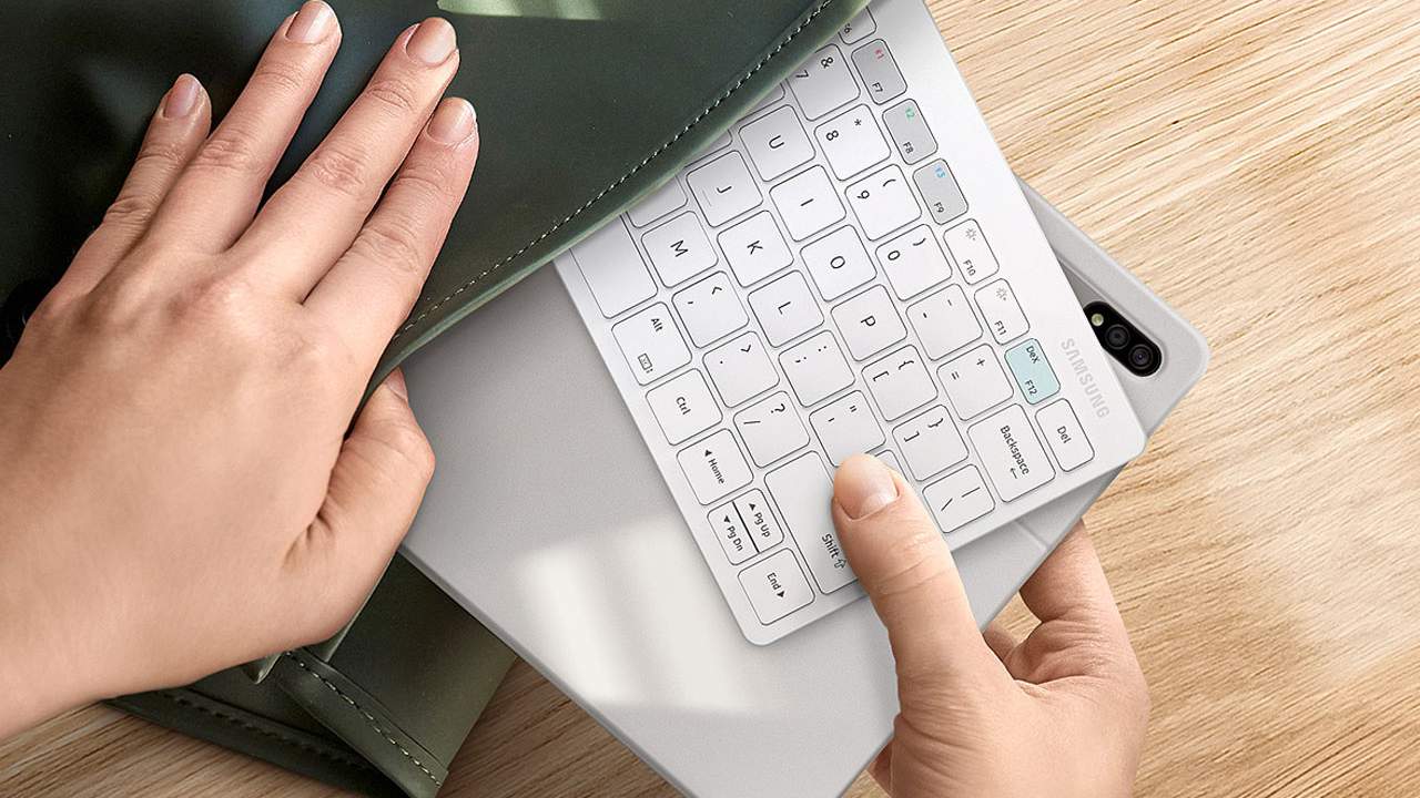 Samsung Smart Keyboard Trio 500 pairs to three different devices at once