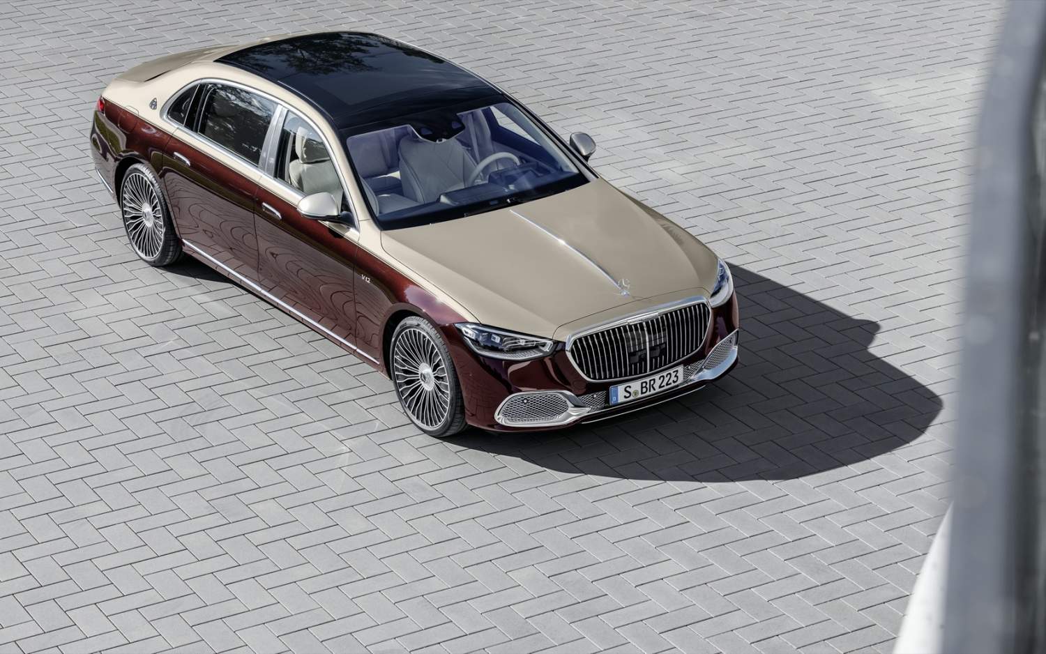 Mercedes майбах 2022