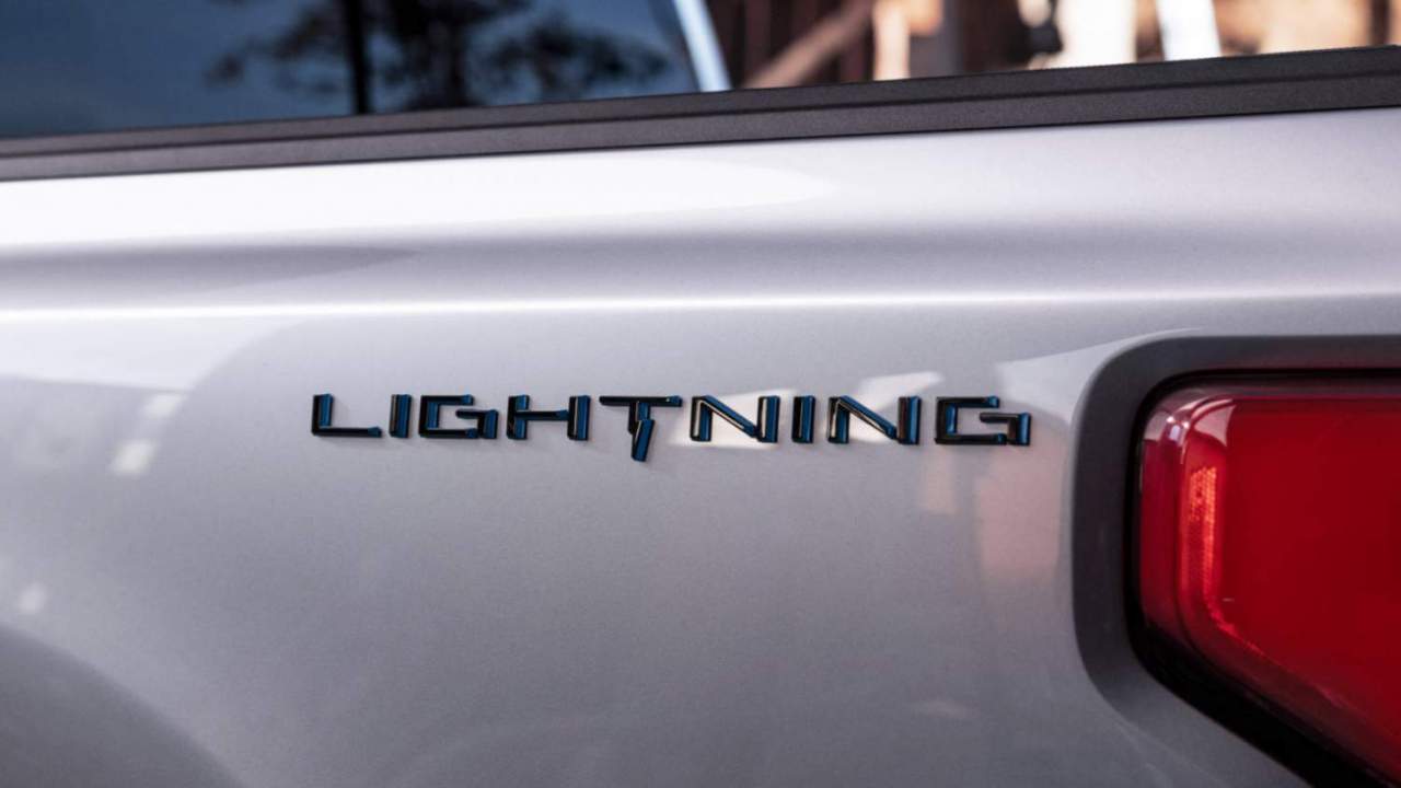 2022 Ford F-150 Lightning gives new electric pickup its EV name