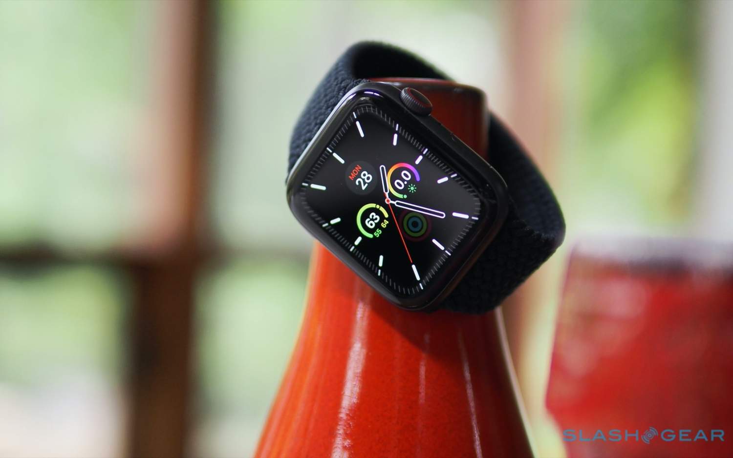 apple watch se spotify offline