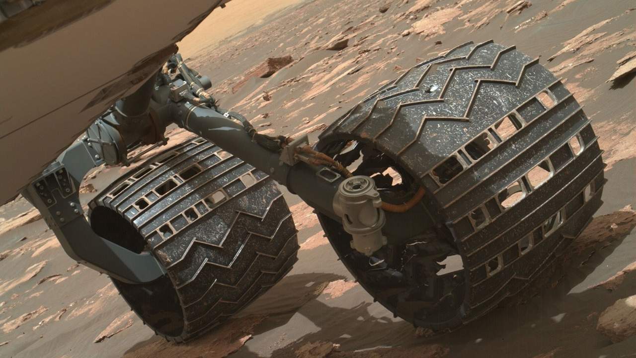 Curiosity rover could ditch a broken wheel to continue exploring