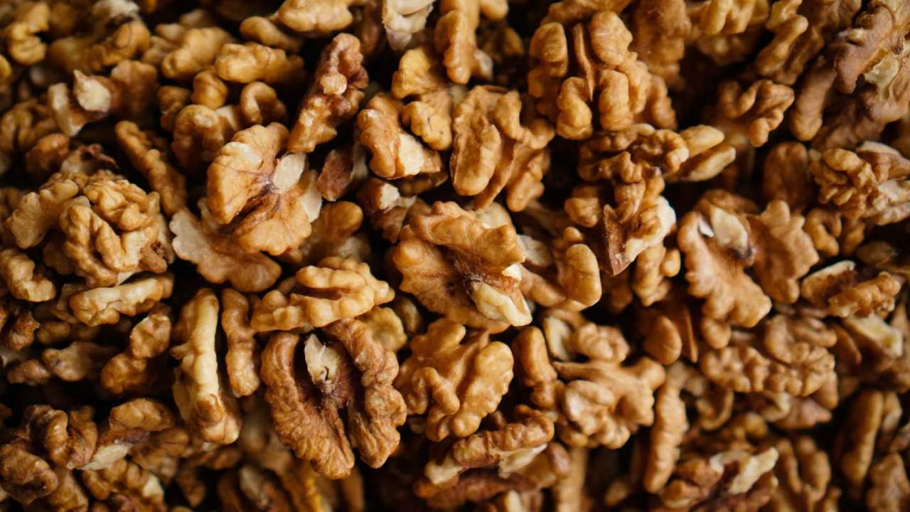 Study finds tree nuts offer major benefits when dieting to lose weight