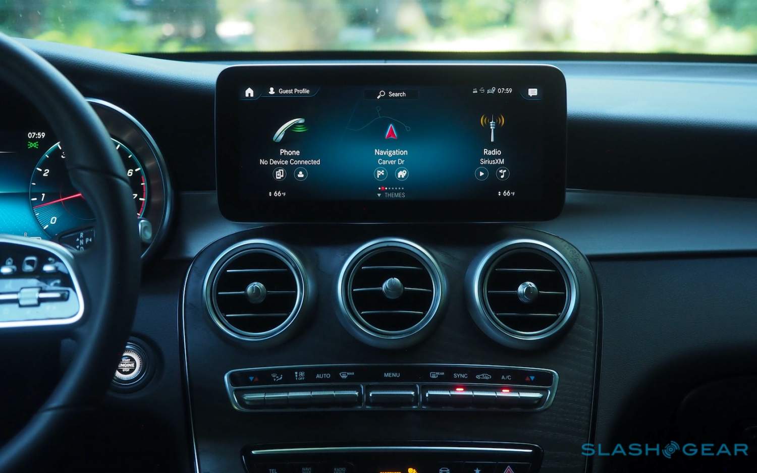 21 Mercedes Benz Glc 300 4matic Review The Self Confident Suv Slashgear