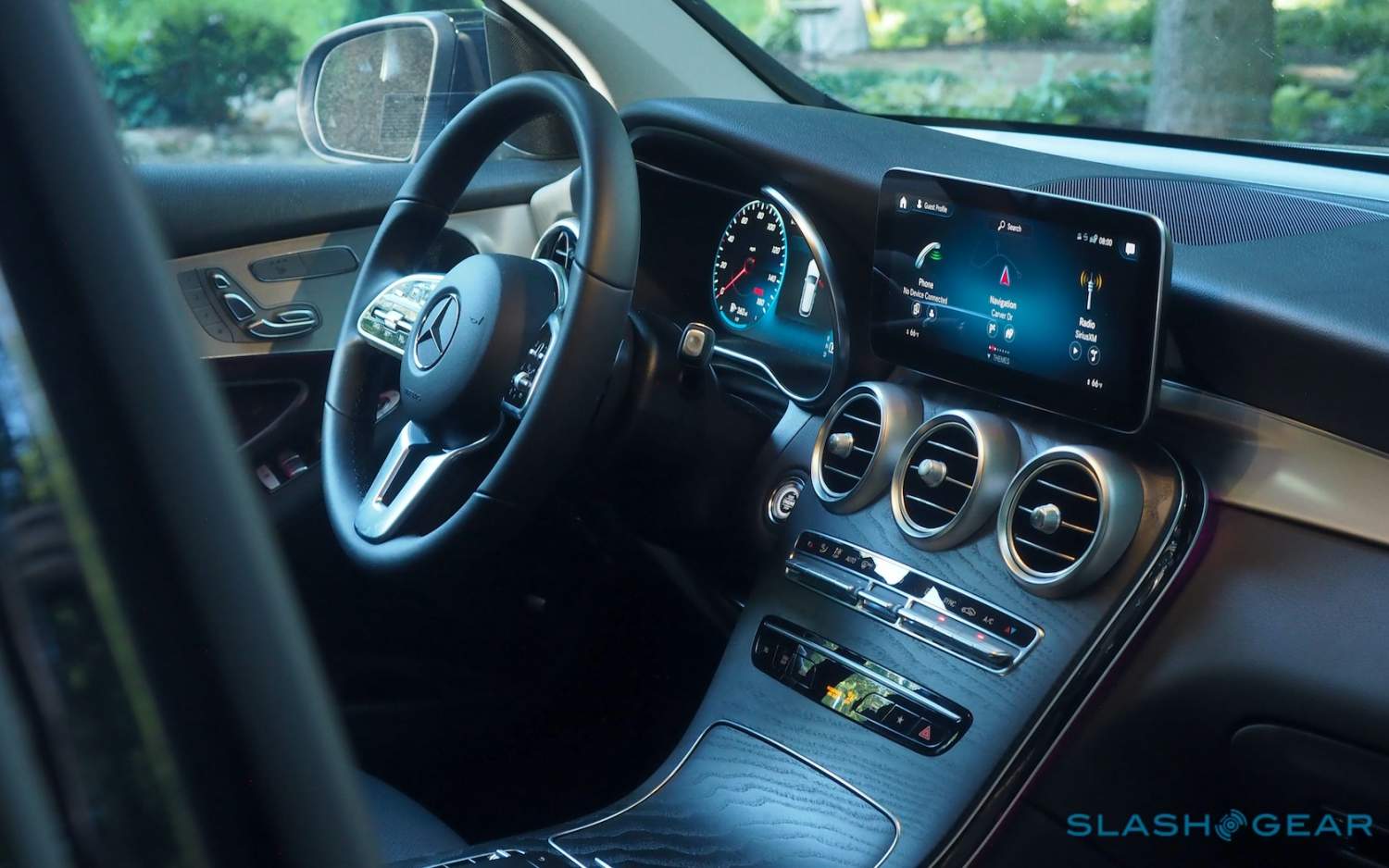 21 Mercedes Benz Glc 300 4matic Review The Self Confident Suv Slashgear