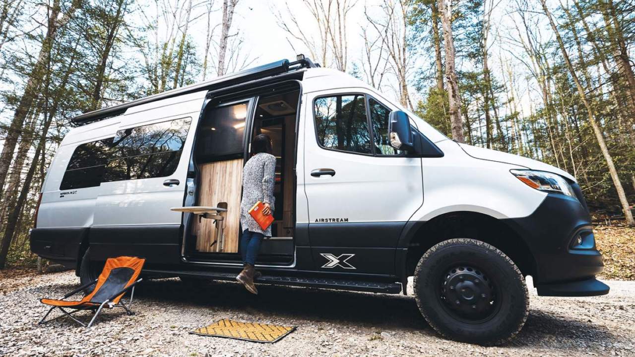 Airstream Interstate 24X is the 4×4 king of off-grid campers