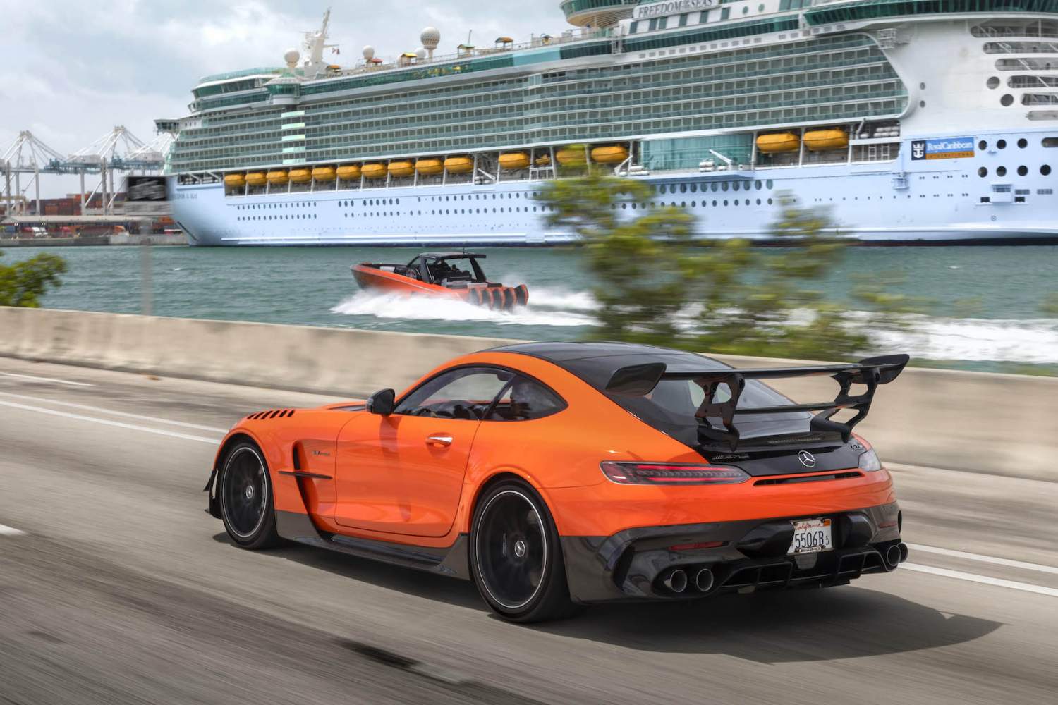 Cigarette 41' Nighthawk AMG Black Series Gallery SlashGear