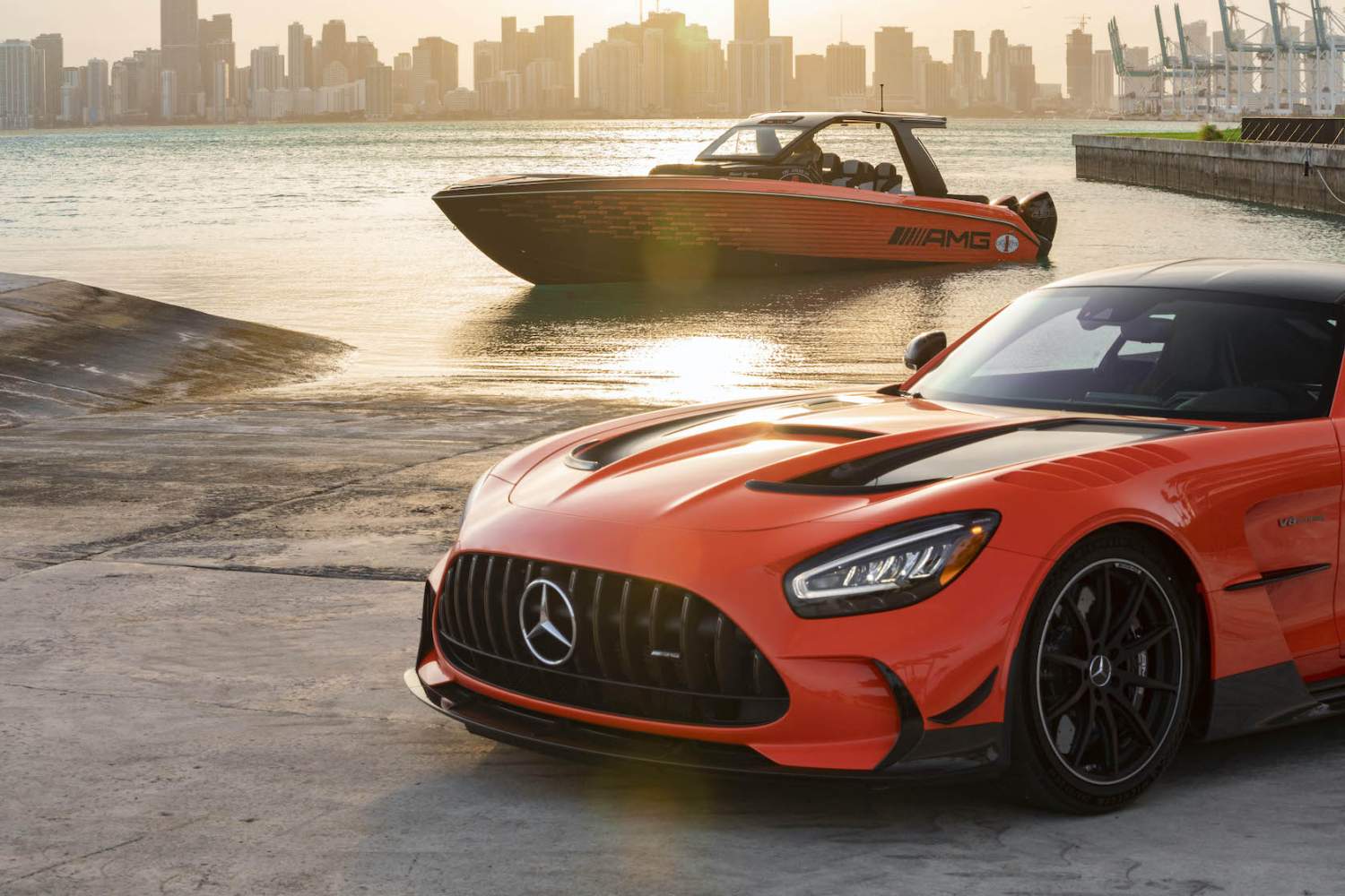 Cigarette 41' Nighthawk AMG Black Series Gallery SlashGear