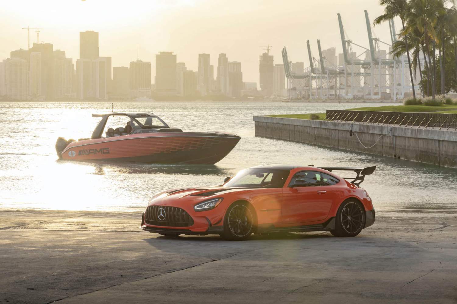 Cigarette 41' Nighthawk AMG Black Series Gallery SlashGear