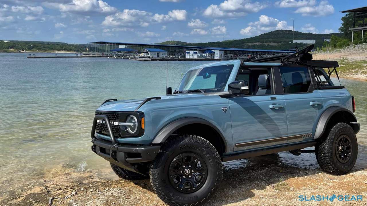 2021 Ford Bronco First Drive: Old-school meets a new era
