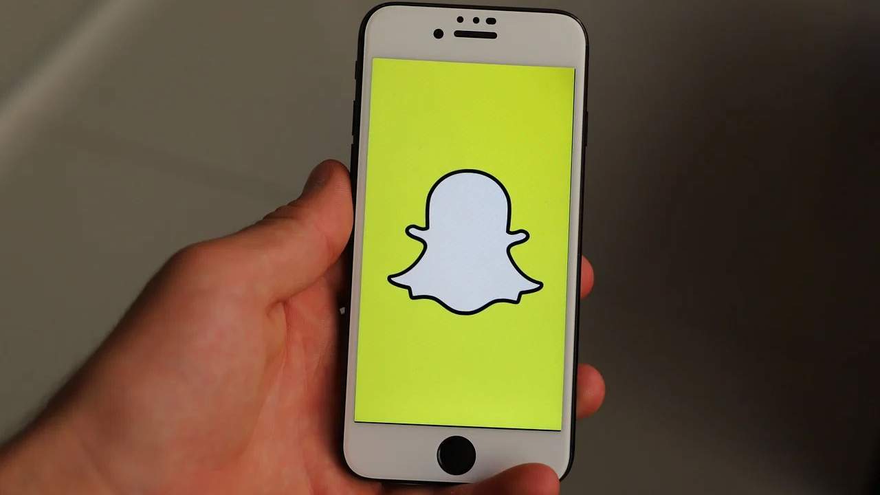 Snapchat finally fixes a bug causing the app to crash