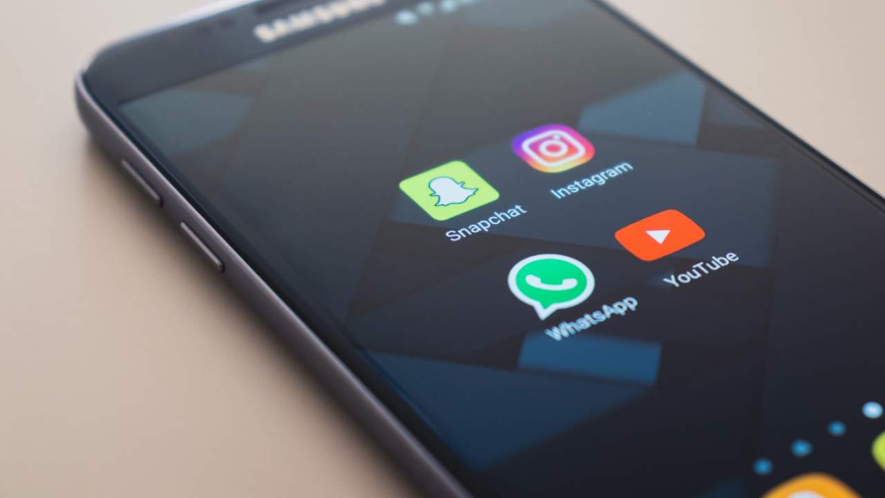 WhatsApp confirms multi-device support, disappearing messages are on the way