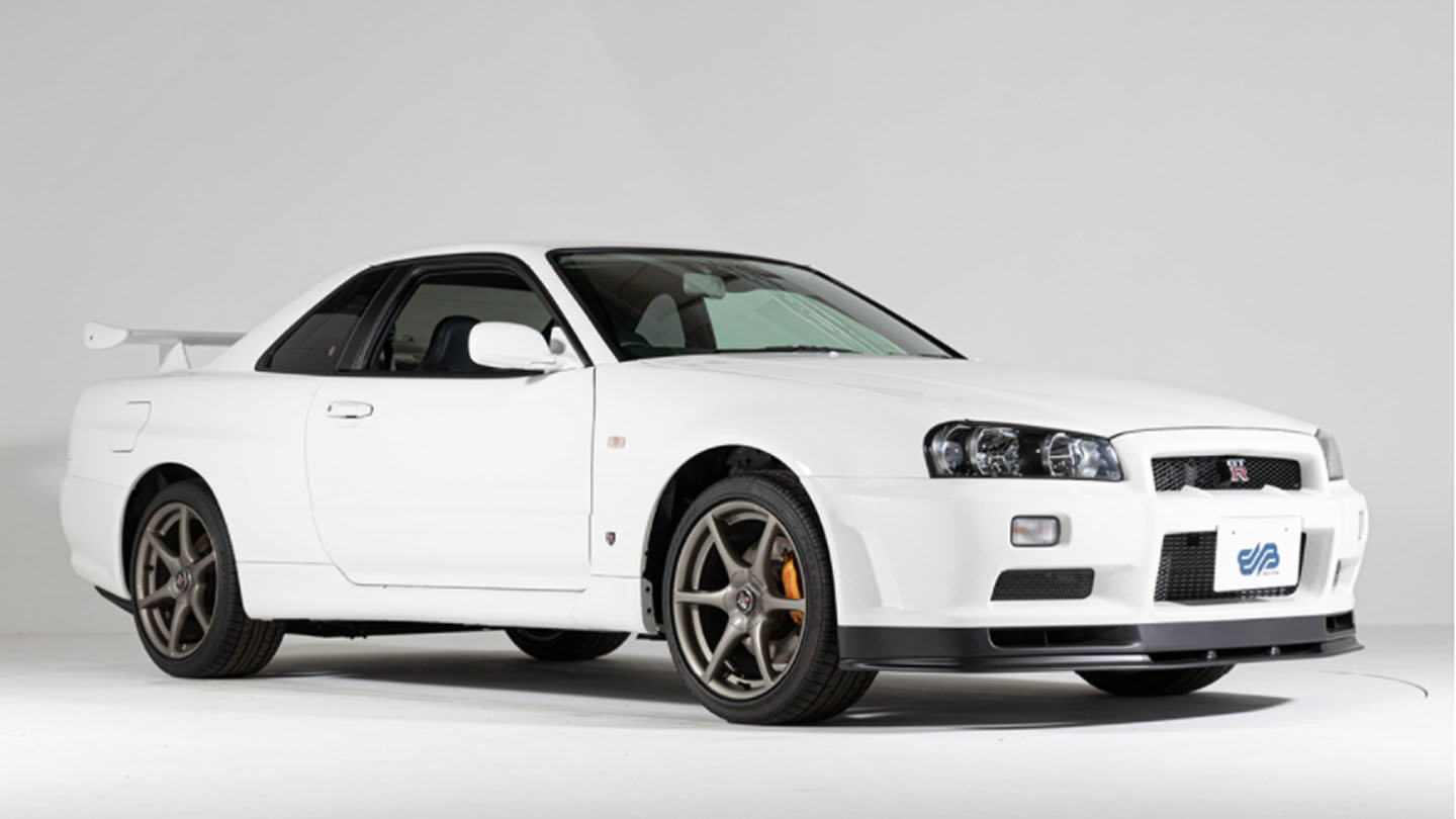 Incredibly Preserved 02 Nissan Skyline Gt R V Spec Ii Is Like New Slashgear