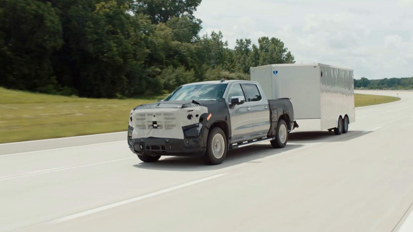 slashgear.com - Chris Davies - Driving GMC's 2022 Sierra with auto lane-change Super Cruise feels like the future