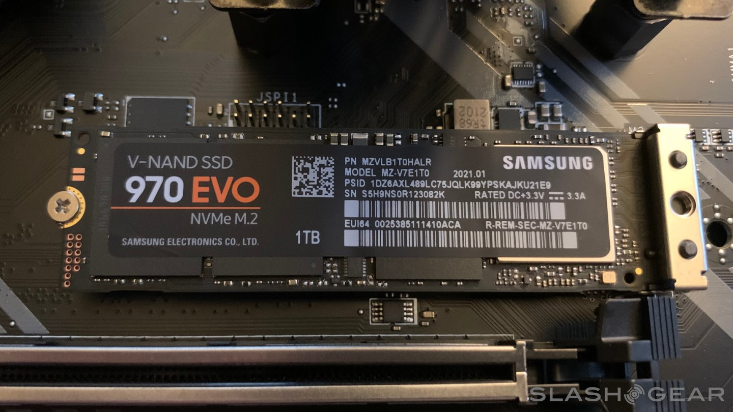 Ssd для ps5. Ps5 SSD m2. Ps5 слот m2. NVME SSD M.2 Box 2.5. Ps5 m2 SSD вблизи.